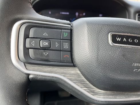 Used 2024 Jeep Wagoneer Series II w/ Flexible Seating Group image 26