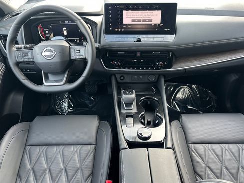 New 2026 Nissan Rogue Platinum w/ Tech Package AWD/4WD image 16