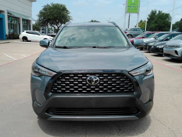 Used 2022 Toyota Corolla Cross LE w/ Black Badges Package (TMS) AWD/4WD image 2