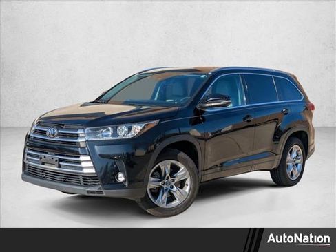 Used 2017 Toyota Highlander Limited image 1