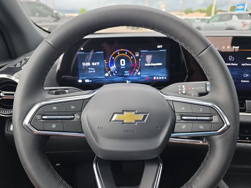 New 2026 Chevrolet Equinox LT w/ Convenience Package II FWD image 18