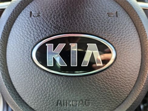 Used 2021 Kia Seltos SX w/ SX Sunroof Package image 28