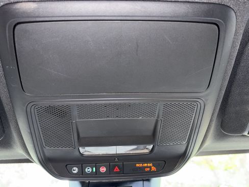 Used 2025 Chevrolet Equinox LT FWD image 22