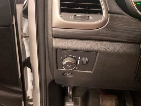 Used 2021 Jeep Grand Cherokee Laredo X AWD/4WD image 21