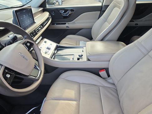 Certified 2024 Lincoln Aviator Reserve w/ Jet Package RWD image 16