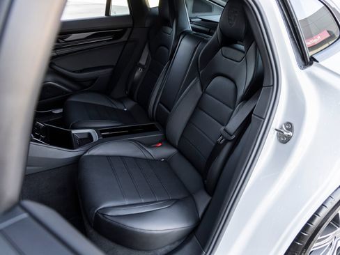 Certified 2025 Porsche Panamera 4 AWD/4WD image 35