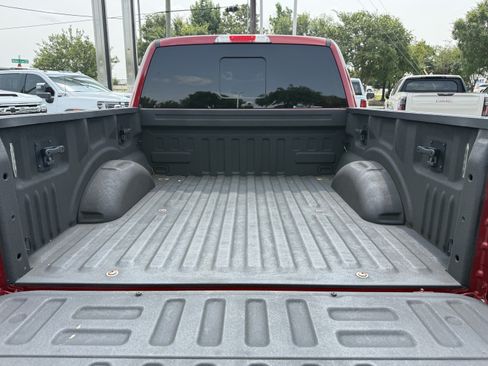 Used 2016 Ford F150 Platinum w/ Equipment Group 701A Luxury AWD/4WD image 31