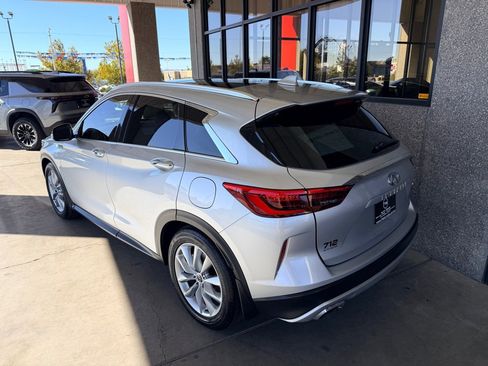 Used 2019 INFINITI QX50 Luxe w/ Navigation Package image 32