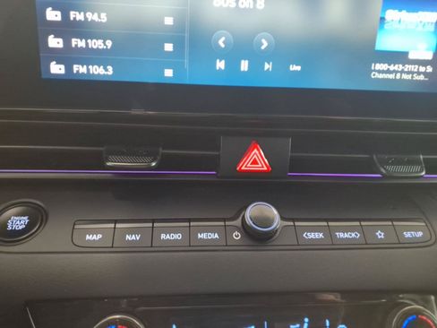 Certified 2025 Hyundai Elantra SEL FWD image 22