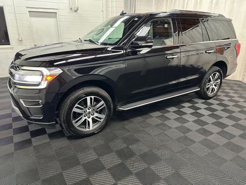 Used 2023 Ford Expedition Limited AWD/4WD image 5