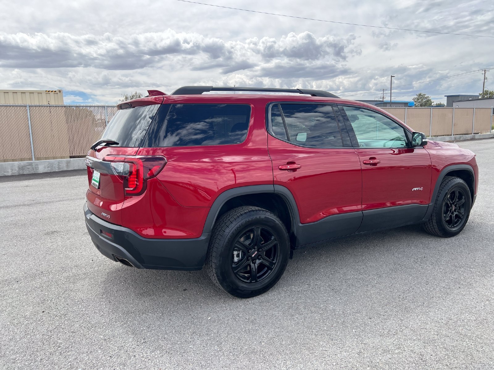 Used 2022 GMC Acadia AT4 w/ Technology Package AWD/4WD image 3