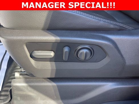 Certified 2022 GMC Sierra 2500 Denali w/ Denali Black Diamond Edition image 28