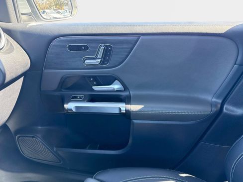 Certified 2022 Mercedes-Benz GLB 35 AMG 4MATIC image 25