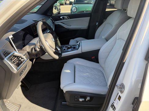 Used 2026 BMW X5 xDrive40i AWD/4WD image 16
