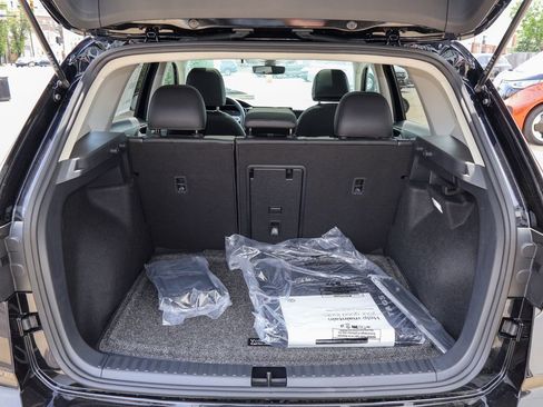 New 2026 Volkswagen Taos SE AWD/4WD image 10