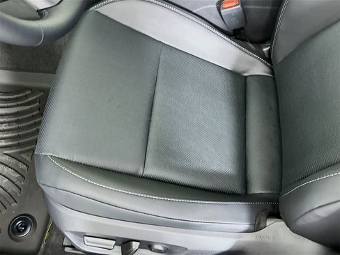 New 2026 Toyota Prius XLE image 19