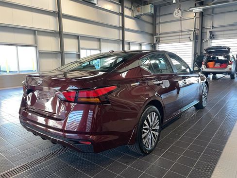 Used 2024 Nissan Altima 2.5 SV image 17