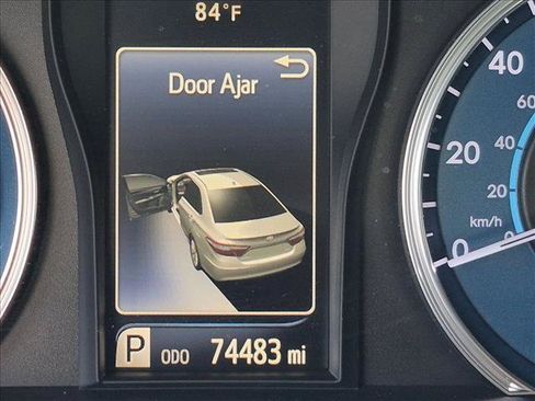 Used 2016 Toyota Camry LE FWD image 11