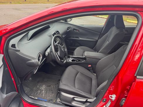 Used 2021 Toyota Prius Prime LE image 11