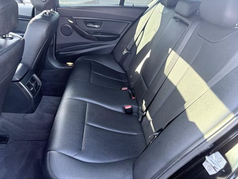 Used 2016 BMW 320i Sedan RWD image 14