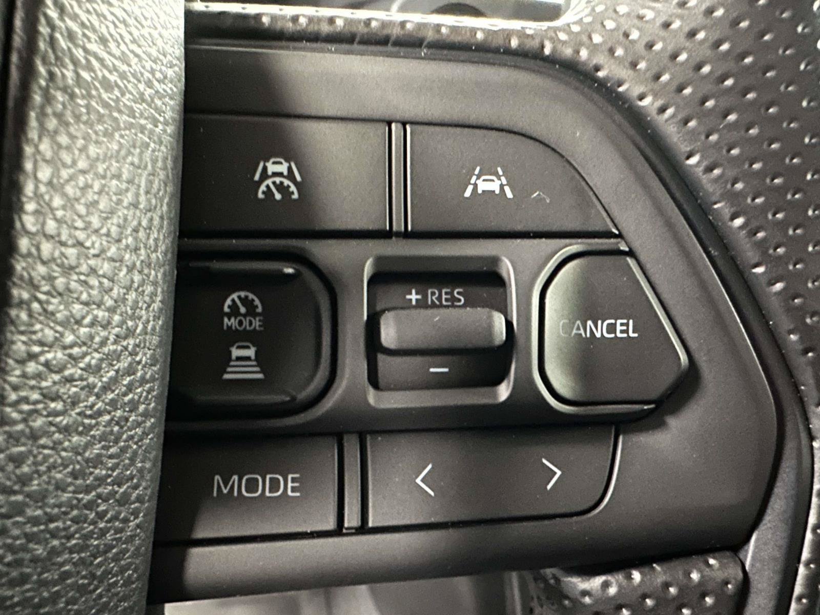 Used 2025 Toyota Tacoma SR AWD/4WD image 25