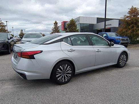 Certified 2024 Nissan Altima 2.5 SV image 4