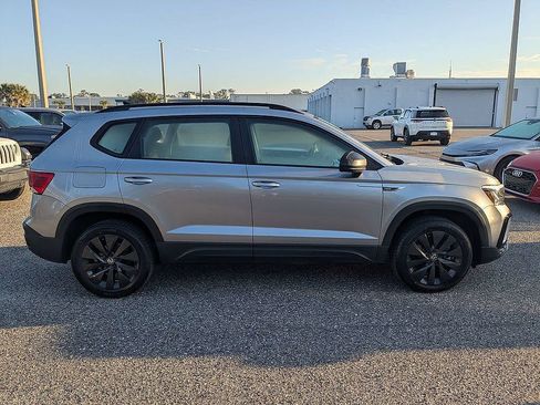 Used 2024 Volkswagen Taos S FWD image 2