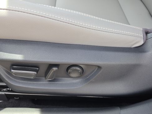 Used 2026 Toyota Camry SE FWD image 11