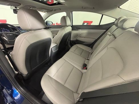 Used 2017 Hyundai Elantra Limited w/ Limited Tech Package 04 image 33