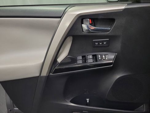 Used 2018 Toyota RAV4 Limited image 22