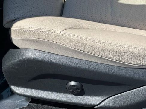 Used 2020 Mercedes-Benz C 300 4MATIC Sedan image 33