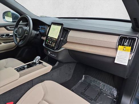 Used 2026 Volvo XC90 B6 Plus w/ Protection Package Premier AWD/4WD image 24