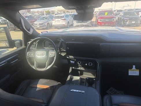 Used 2024 GMC Sierra 2500 AT4 w/ AT4 Premium Plus Package image 7