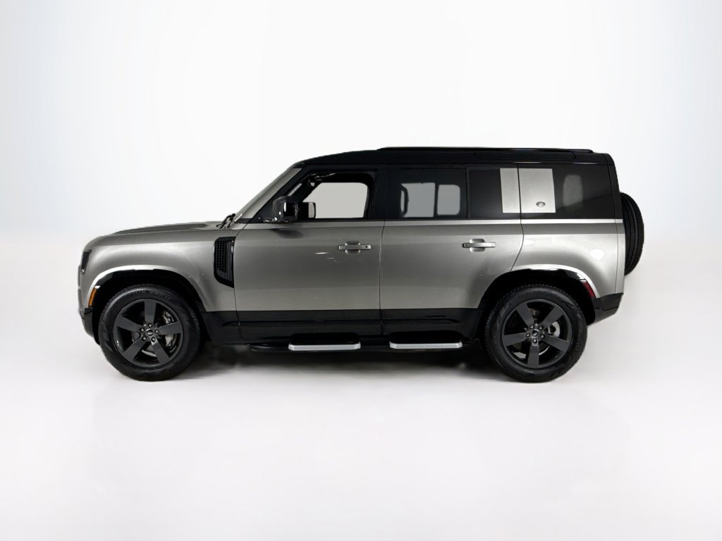 Used 2024 Land Rover Defender 110 X-Dynamic SE AWD/4WD image 2