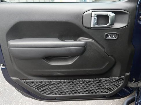 Used 2025 Jeep Wrangler Sport image 11