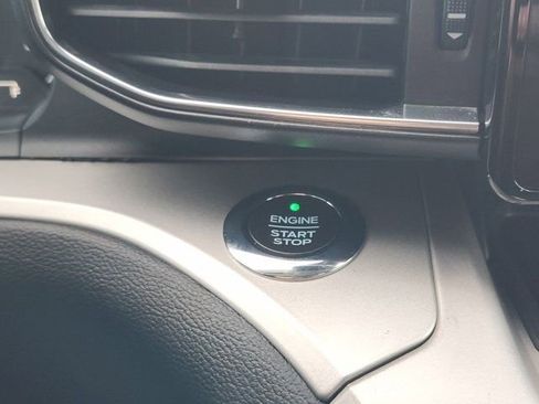 Used 2021 Ford Explorer XLT w/ Equipment Group 202A image 8