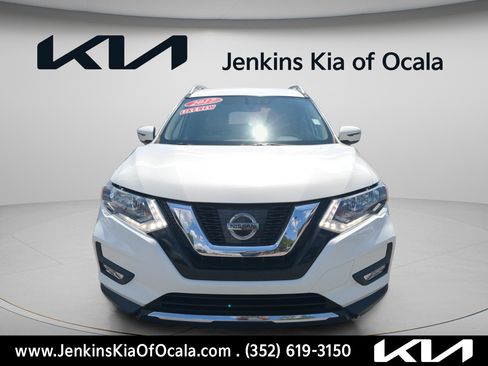 Used 2017 Nissan Rogue SV FWD image 8