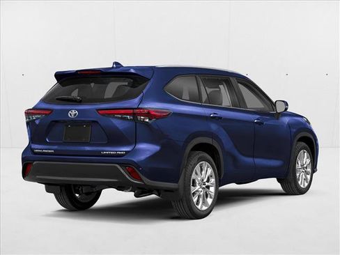 New 2026 Toyota Highlander Limited image 2