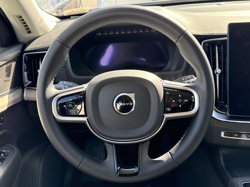 Used 2025 Volvo XC90 B6 Plus image 18