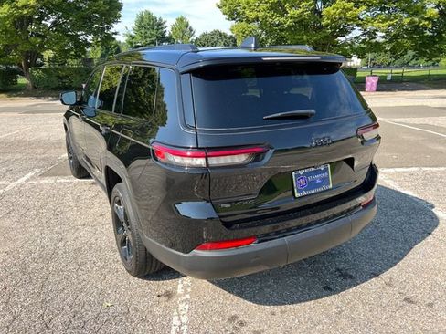 Used 2023 Jeep Grand Cherokee L Laredo AWD/4WD image 8