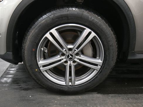 Used 2021 Mercedes-Benz GLC 300 4MATIC image 36