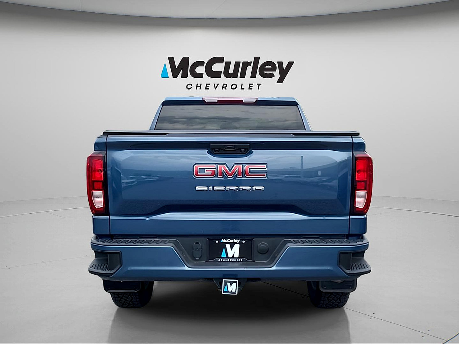 Used 2024 GMC Sierra 1500 Pro w/ Graphite Edition AWD/4WD image 6