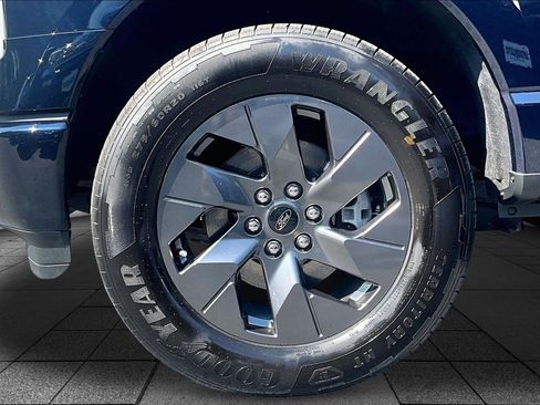Used 2024 Ford F150 Lightning Lariat AWD/4WD image 8
