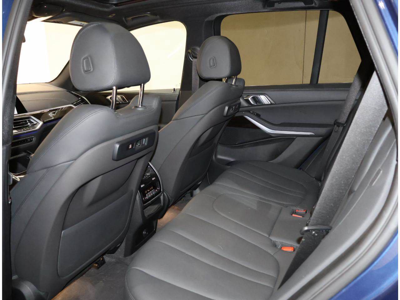 Used 2019 BMW X5 xDrive40i w/ Convenience Package AWD/4WD image 15