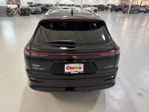 Used 2025 Toyota Crown Signia w/ Advanced Technology Package AWD/4WD image 7