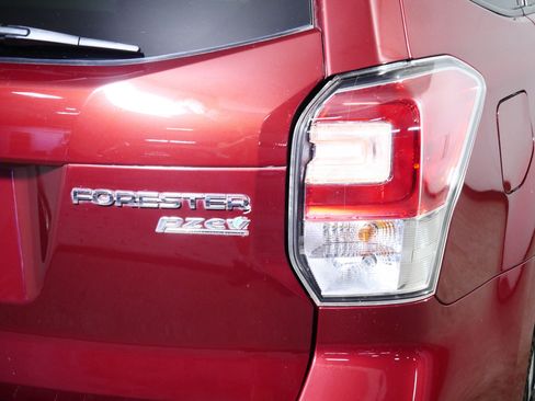 Used 2017 Subaru Forester 2.5i w/ Alloy Wheel Package AWD/4WD image 17