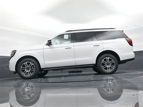 New 2025 Ford Expedition Active image 50