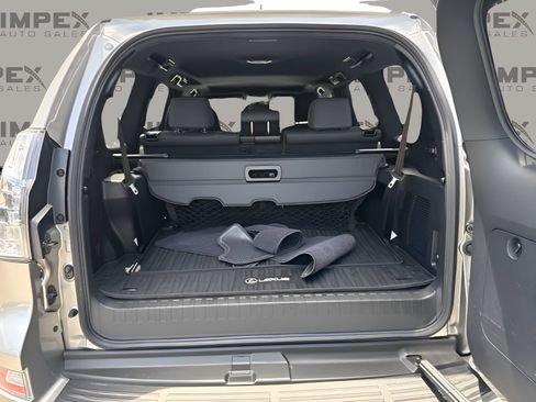Used 2023 Lexus GX 460 Premium w/ Premium Package AWD/4WD image 32