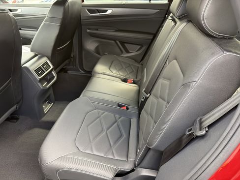 Used 2024 Volkswagen Atlas Cross Sport SE AWD/4WD image 21