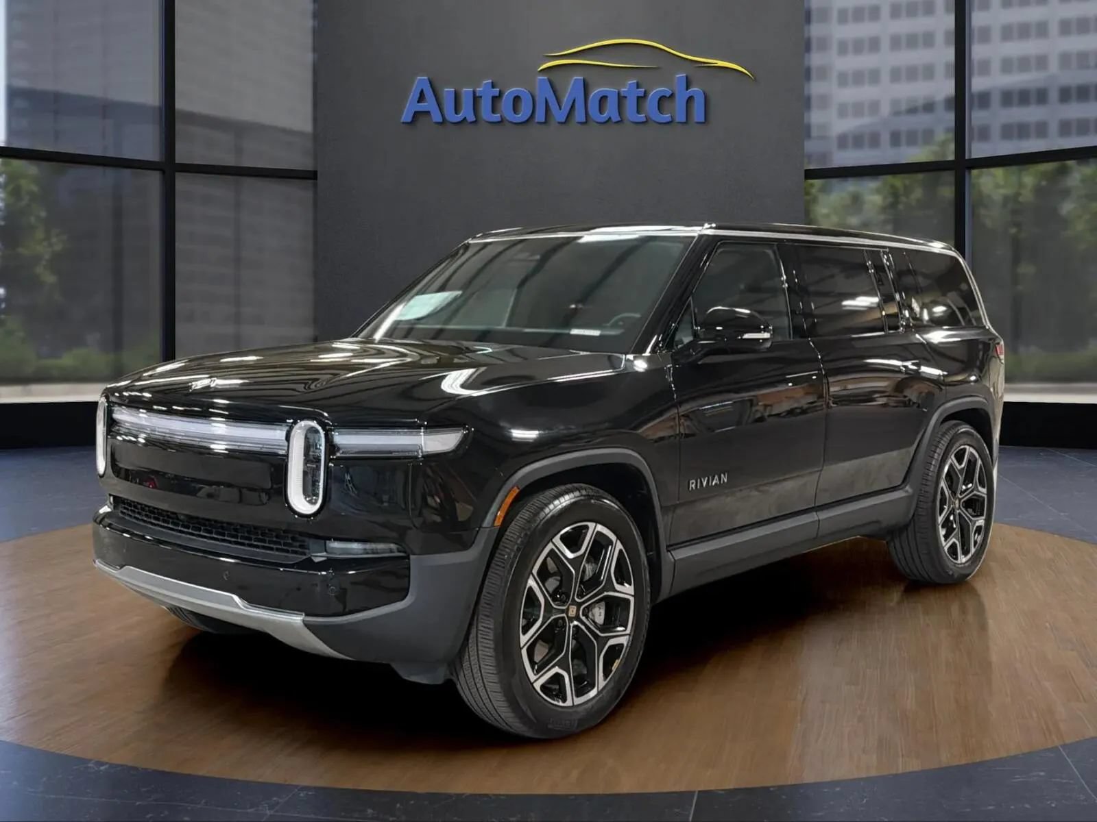 Used 2025 Rivian R1S Adventure Dual AWD/4WD image 3